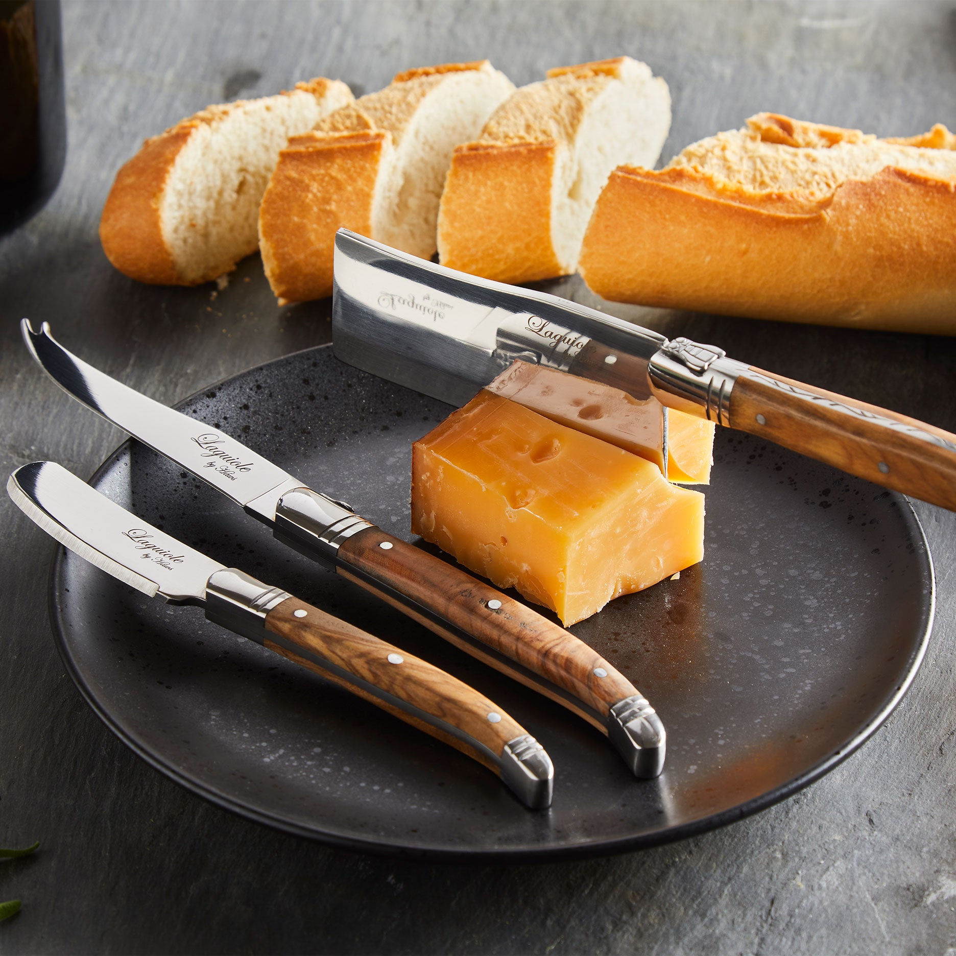 Ostesæt 3 knive m/bræt